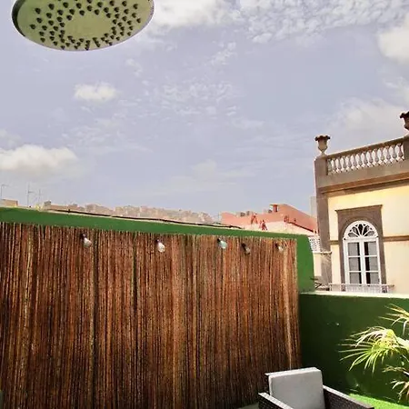 Apartamento Traditional Townhouse With Private Rooftop Terrace
