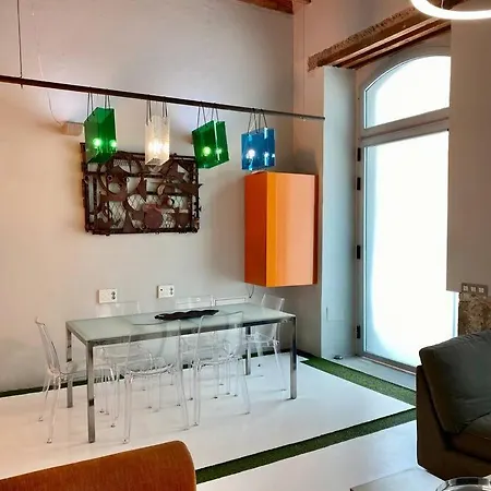 Traditional Townhouse With Private Rooftop Terrace Apartment